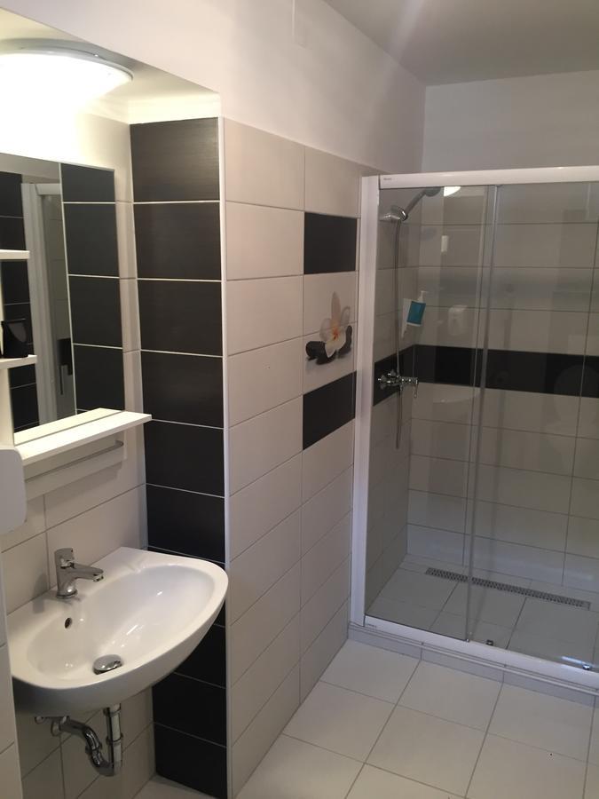 Pizza Tábor Apartman Miskolc Esterno foto