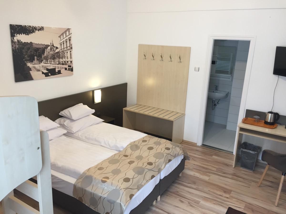 Pizza Tábor Apartman Miskolc Esterno foto